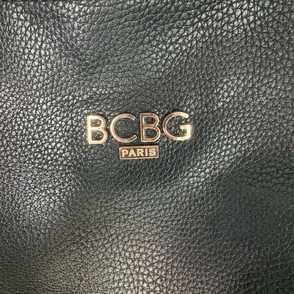 BCBG Crossbody/ Over Shoulder bag - Picture 3 of 3
